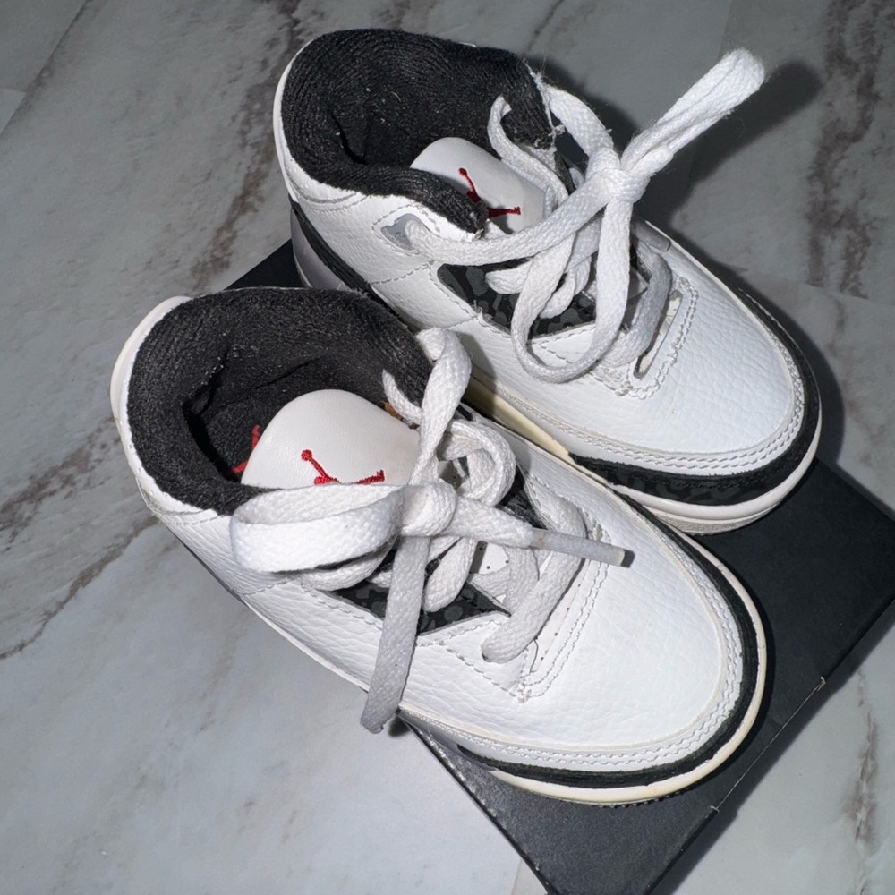 Jordan toddler White and Gray Sneakers